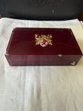 Vintage Lady Elgin wristwatch presentation box from the mid-20th century (Empty)
